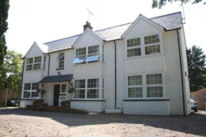 Oakhurst Gatwick B&B